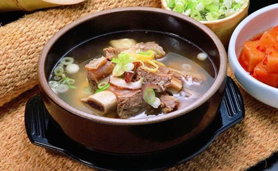 牛骨湯牛骨要提前炒一下嗎 熬牛骨湯牛骨炒好還是不炒好