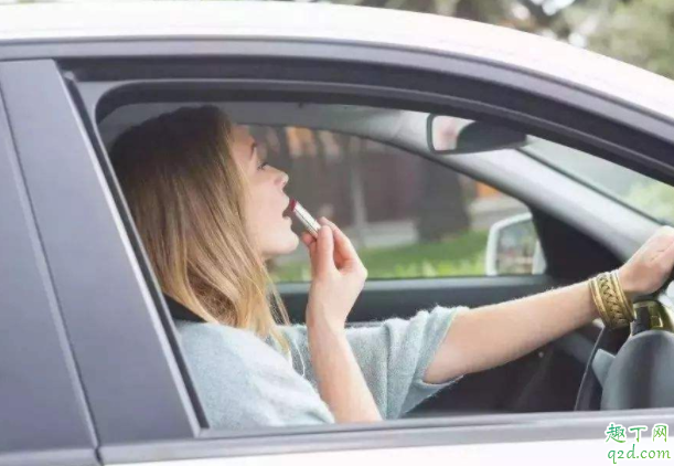 自動檔松油門車子頓挫正常嗎 手動擋車松油門頓挫是什么原因3