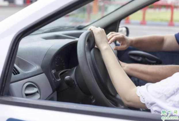 學(xué)車手動(dòng)和自動(dòng)哪個(gè)好 為什么學(xué)車手動(dòng)擋的比較多1