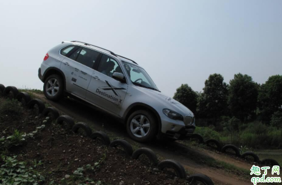 手動擋車可以用手剎代替腳剎嗎 手動擋坡道起步用手剎嗎3