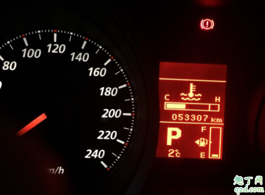 汽車水箱不熱發(fā)動機高溫是什么情況 車水溫突然高了怎么辦2