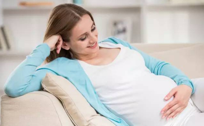 懷孕幾周胎兒頭下轉(zhuǎn)正常 懷孕期間胎兒頭為什么會(huì)下轉(zhuǎn)