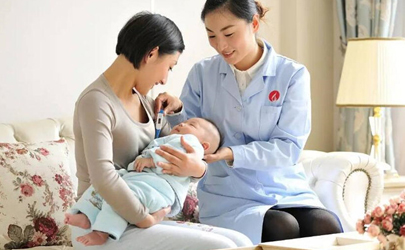 坐月子有必要請月嫂嗎 坐月子請月嫂好還是自己人照顧好