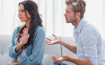 戀人間的冷暴力是怎樣形成的 如何回應男友的冷暴力