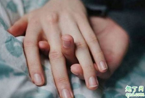 夫妻之間不爭不吵離婚是因?yàn)橛袗蹎?不爭不吵的婚姻代表什么1