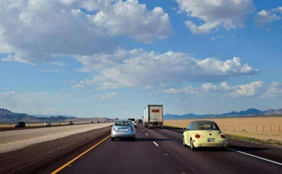 發(fā)動機與變速箱接觸面滲油怎么辦 帕薩特b5冒藍煙換氣門油封可以嗎