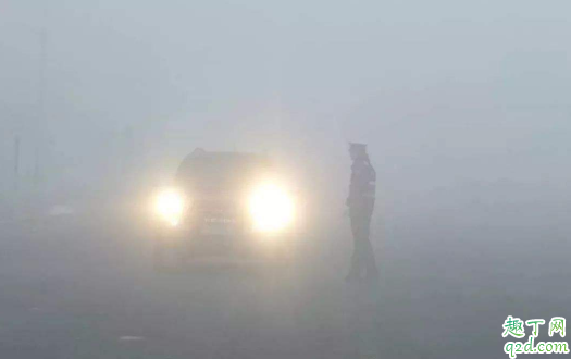 汽車霧燈有沒(méi)有用 同時(shí)開(kāi)大燈和霧燈費(fèi)油嗎1