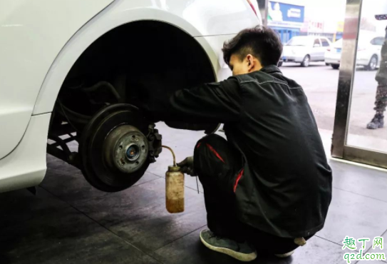 剎車油重要嗎 剎車油會(huì)變少嗎4