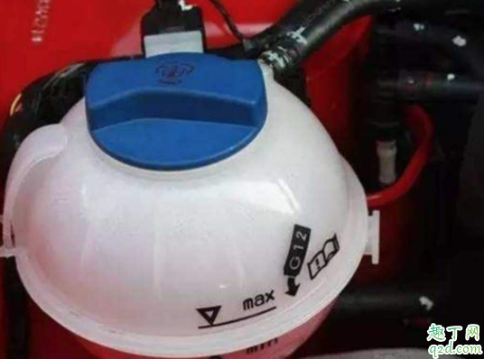 汽車?yán)鋮s液箱可以加水嗎 冷卻液沒漏也會(huì)變少嗎3