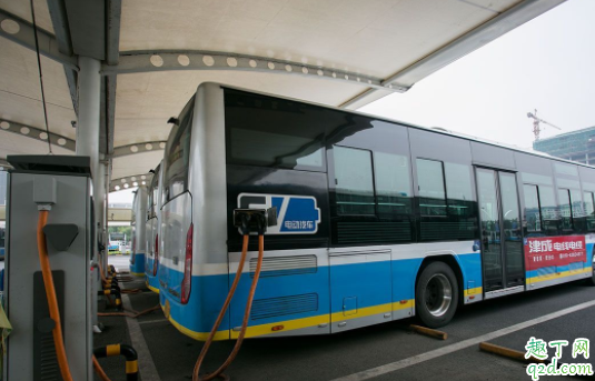 柴油機(jī)漏油是怎么回事 柴油機(jī)漏機(jī)油怎么修理1