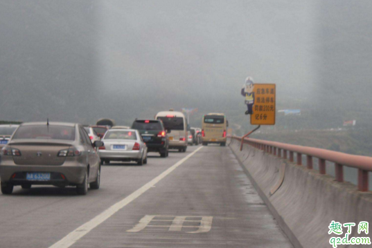 高速應(yīng)急車道可以換人開(kāi)車嗎 應(yīng)急車道怎么才能停4