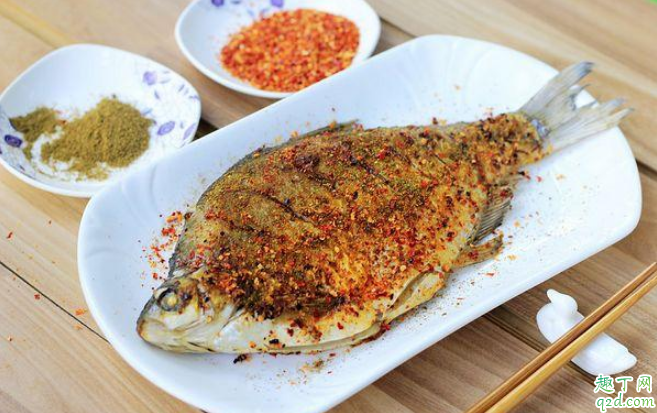 煎魚(yú)不掉皮不粘鍋的方法 煎魚(yú)有什么技巧2