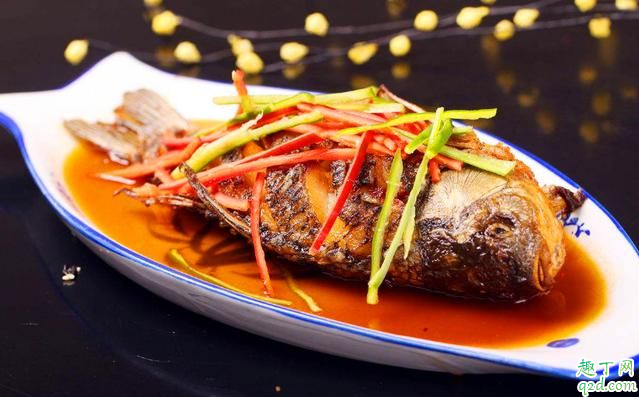 煎魚(yú)不掉皮不粘鍋的方法 煎魚(yú)有什么技巧1