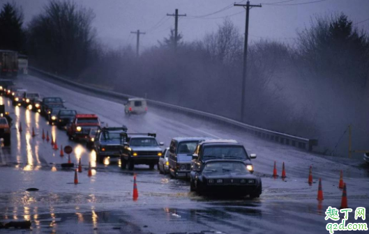 汽車霧燈有沒(méi)有用 同時(shí)開(kāi)大燈和霧燈費(fèi)油嗎3