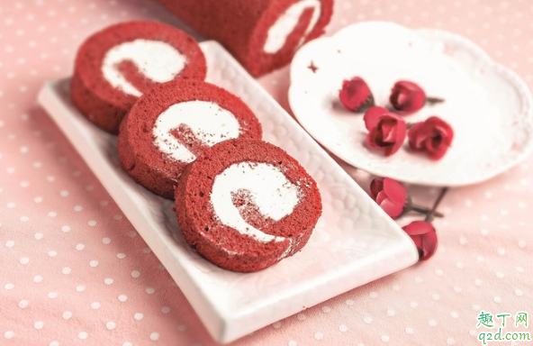 為什么蛋糕卷白皮會粘在紙上 蛋糕卷底部粘紙怎么辦3