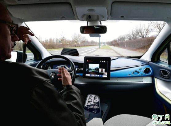 手動擋車可以用手剎代替腳剎嗎 手動擋坡道起步用手剎嗎1