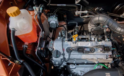 汽車冷卻液箱可以加水嗎 冷卻液沒漏也會變少嗎