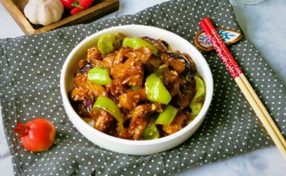 紅燒茄子炸茄子的時(shí)候要不要放淀粉 紅燒茄子炸茄子用淀粉還是面粉