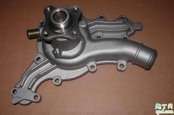 水泵壞了能繼續(xù)開車嗎 汽車水泵出水管沒(méi)有壓力怎么回事2