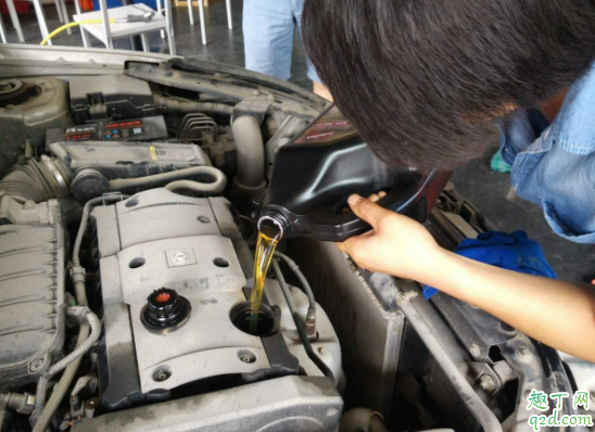 發(fā)動(dòng)機(jī)機(jī)油損耗快啥原因  怎么看汽車(chē)燒機(jī)油還是漏油3