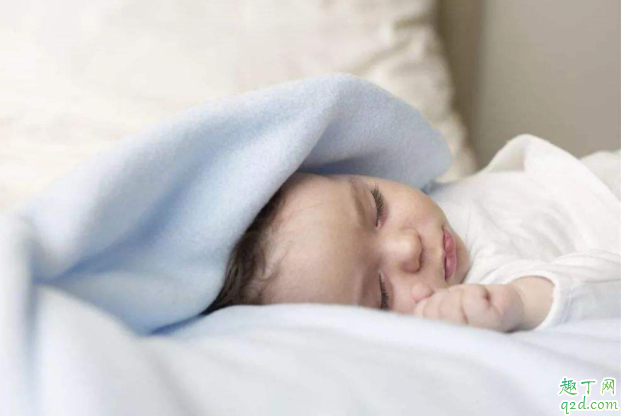 冬季新生兒準(zhǔn)備幾個包被 包被和抱被是一樣嗎4