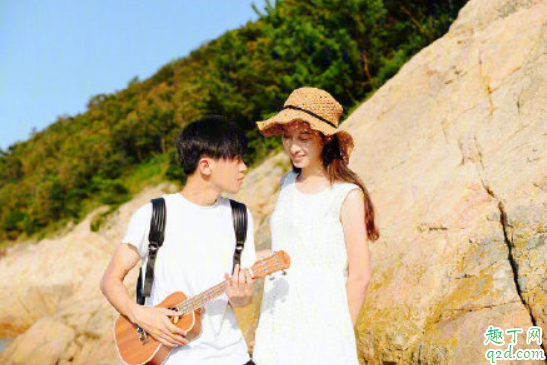 兩個(gè)內(nèi)向的人怎么約會(huì)不尷尬 兩個(gè)內(nèi)向的人約會(huì)要注意什么1