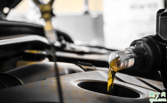 汽車機(jī)油在下刻線能跑嗎 汽車機(jī)油少了影響開車嗎1