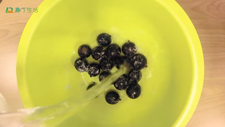 1542362264671279.png blob.png