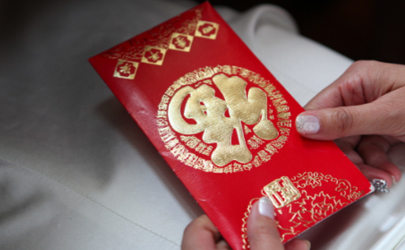 不熟的同事結(jié)婚不給紅包好嗎 公司不熟的同事結(jié)婚隨禮多少錢