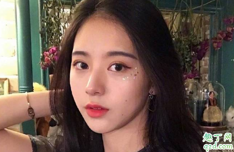 女生很主動(dòng)會(huì)顯得很隨便嗎 男人眼里什么樣的女人很隨便2