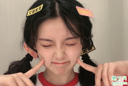 女生什么行為表示喜歡上你 女生喜歡男生會(huì)有怎樣的表現(xiàn)1