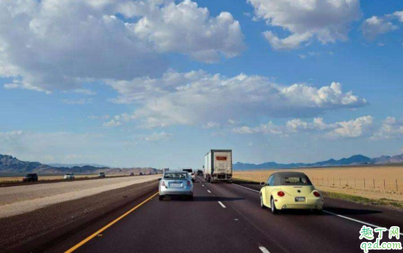 發(fā)動(dòng)機(jī)與變速箱接觸面滲油怎么辦 帕薩特b5冒藍(lán)煙換氣門油封可以嗎1