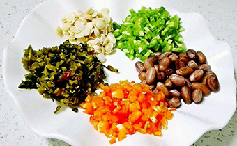 咸菜有白點了還能吃嗎 咸菜長白點了還能吃嗎