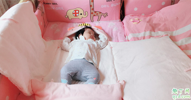 冬季新生兒準(zhǔn)備幾個包被 包被和抱被是一樣嗎3