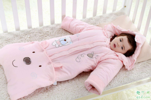 冬季新生兒準(zhǔn)備幾個包被 包被和抱被是一樣嗎1