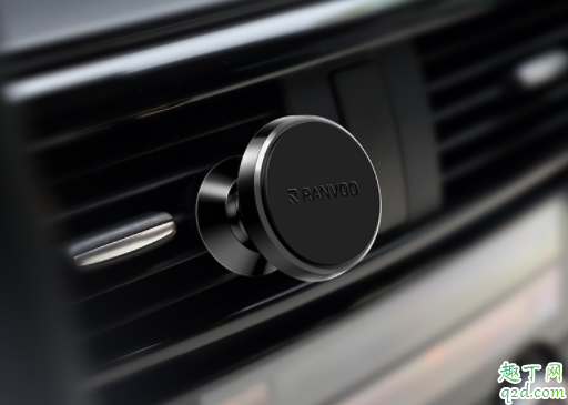 車內(nèi)手機支架裝哪個位子好 車內(nèi)手機支架用哪種好3