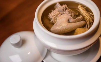 剖腹產(chǎn)喝鴿子湯要放姜嗎 產(chǎn)后喝鴿子湯補氣血嗎