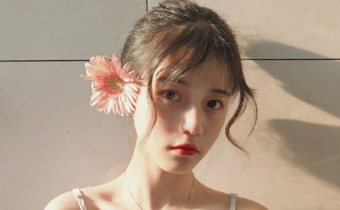 女生什么表現(xiàn)想讓你抱她 什么女生心里想你卻不和你聯(lián)系