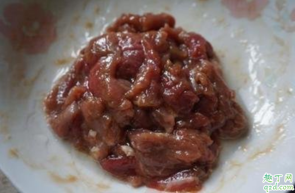 腌制牛肉需要加水嗎 牛肉加水怎么腌制比較好2