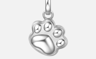 周大福銀色貓爪轉(zhuǎn)運(yùn)珠多少錢(qián) 周大福銀飾貓爪吊墜怎么配好看