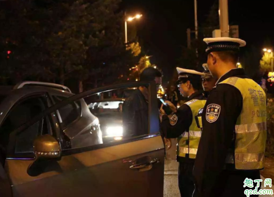 因為什么吊銷駕照可以再考 長期駕照扣完分降級嗎2