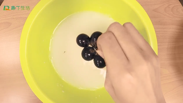 1542362377449777.png blob.png