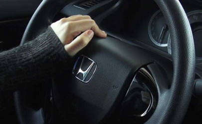 汽車喇叭是蝸牛的好還是扁的好 汽車喇叭一般裝在哪里