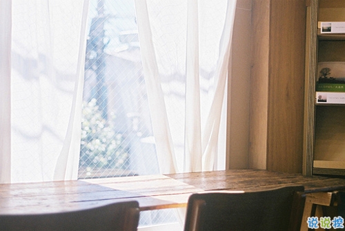 簡(jiǎn)單而又唯美有哲理的英文說說帶圖片 你醒在別人的夢(mèng)里13