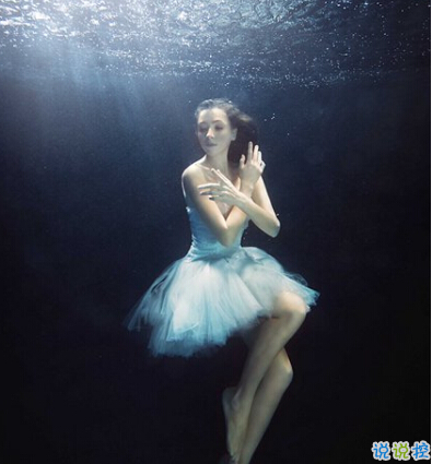 正能量說(shuō)說(shuō)配圖朋友圈必贊的：身材不好就去鍛煉，沒(méi)錢就努力去賺12