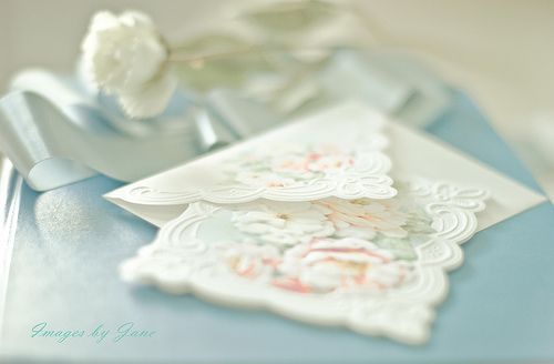 浪漫甜蜜唯美的愛情小句子帶圖片 世間萬物皆不如你眉眼動人13