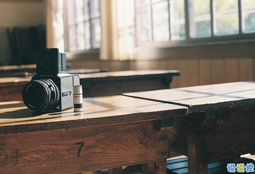 一個人感到孤獨絕望的說說帶圖片 黑夜難以入眠的悲情說說1