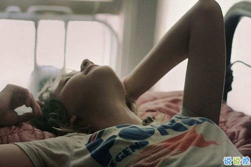 簡(jiǎn)單一句話卻寫(xiě)盡了心酸的傷感說(shuō)說(shuō) 簡(jiǎn)單精辟的一句話傷感說(shuō)說(shuō)大全2