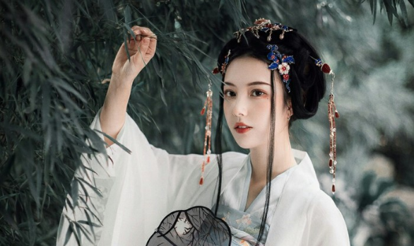 唯美仙氣十足的古風(fēng)詩詞說說帶圖片15