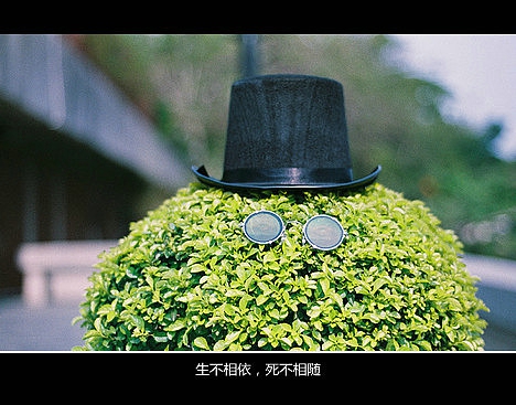 超傷感難過悲傷的愛情說說 你是我枯水年紀(jì)里的一場(chǎng)雨1